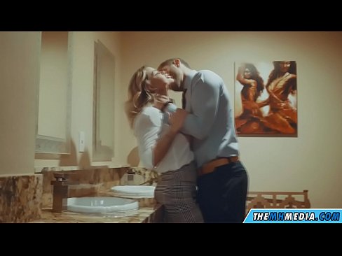 ❤️ Nigbati bilondi ti oyan ba tan ọ ni yara isinmi ti gbogbo eniyan ️❌ Ibalopo didara ni% yo.eviewporn-com.ru  ﹏